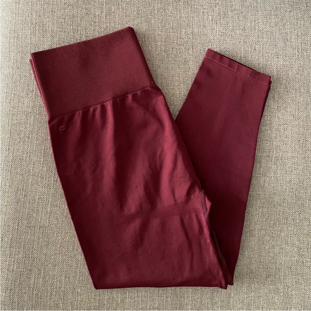 Fabletics Deep Red Marron Women’s Athletic Leggings✨